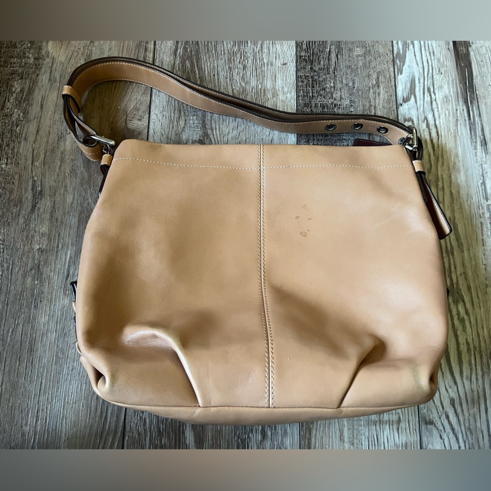 Coach Smooth Tan Leather Duffle Shoulder Bag Style Number: F15064